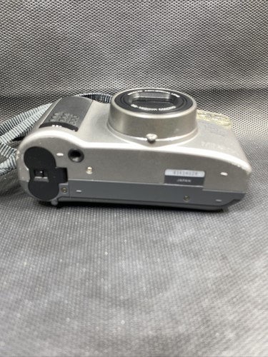 Fotocamera vintage Minolta Freedom Zoom 140EX panoramica data 35 mm punta e scatta pellicola - Foto 10 di 12