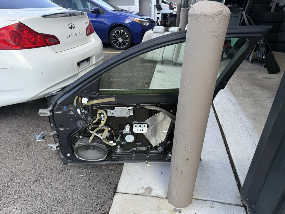 11-19 CONJUNTO PUERTA DELANTERA DERECHA INFINITI M37 Q70 -GRIS PERLA METALIZADA - KAT Foto 4 de 4