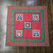 Quilted Handmade Christmas Wreath Banner Wall Hanging Vintage Table Topper 38"