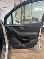 15 16 CHEVY TRAX Front Door Trim Panel Passenger Side Right