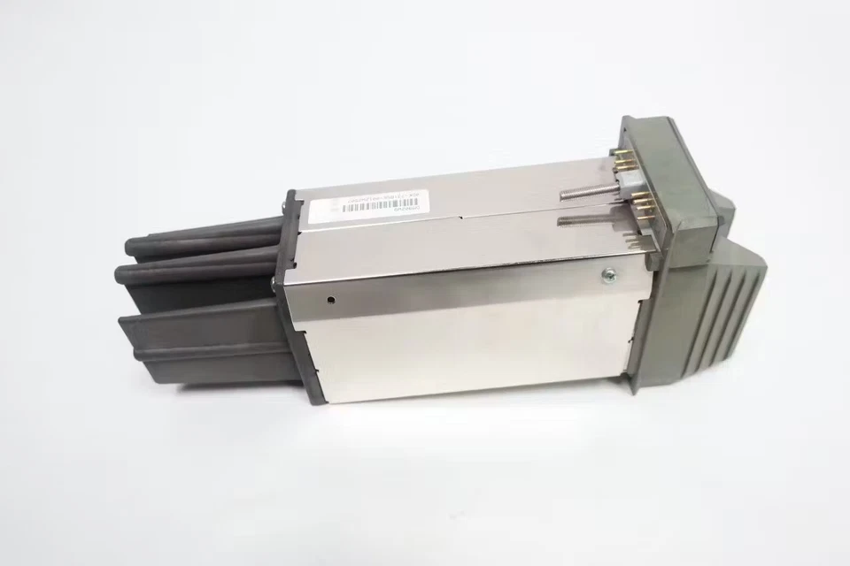 Módulo de fuente de alimentación serie I/a Lambda IPM5-DM902WQ 125v-dc 27,5v-dc Foto 3 de 4