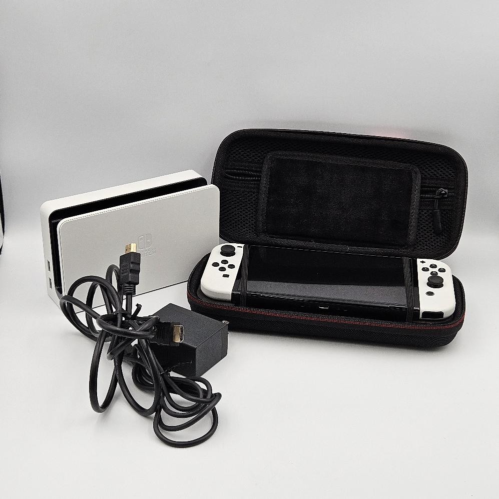 Nintendo Switch OLED HEG-001 White Handheld Video Game Console 64GB