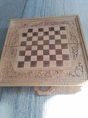 Handgeschnitztes indonsisches Holz Klappbrett Schachbrett, Backgammon & Schachfiguren, 