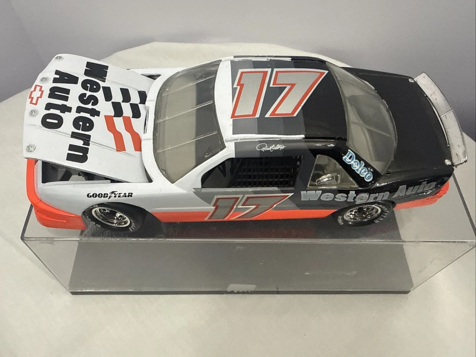 Darrell Waltrip #17 Western Auto 1991 Lumina Revell 1:24 NASCAR Diecast Car - Image 3 of 4