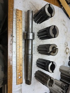 SHELL REAMER LOT W/ 8S SHAFT 5 REAMERS 2.00" TO 1 11/16 NATIONAL AND LSI EX COND