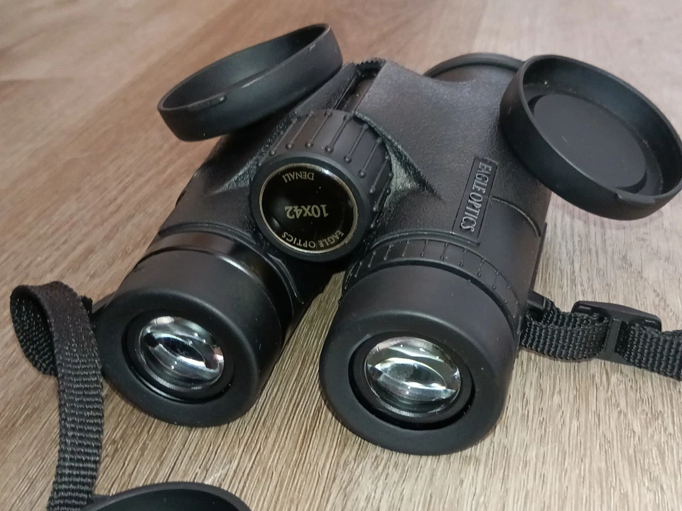 Eagle Optics Denali 10x42 Binoculars – Waterproof / Fog-proof – Excellent Cond. - Image 3 of 4