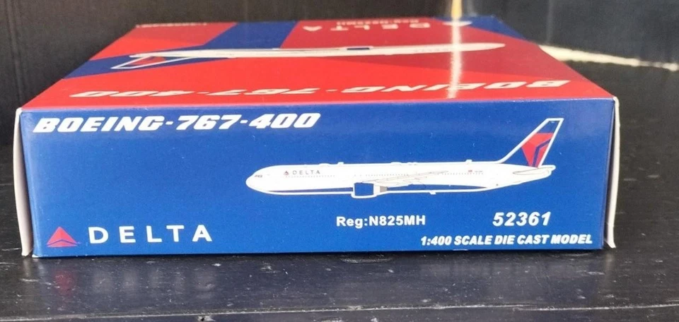 DELTA BOEING-767-400 airplane 62312 - Image 3 of 4