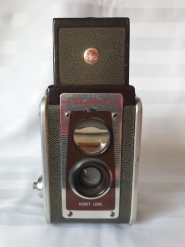VINTAGE KODAK DUAFLEX IV TLR FILM CAMERA