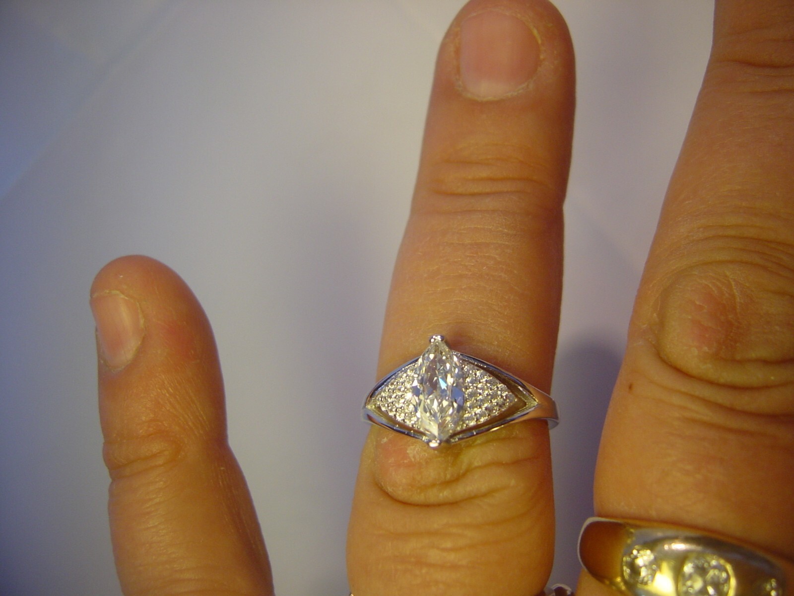 Stunning Solid Silver Ring-Superb design-sparklin… - image 4