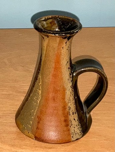Jarrón pequeño de cerámica de arcilla firmado por artista Mack Chrisco 94 jarra NC vintage - Imagen 2 de 4