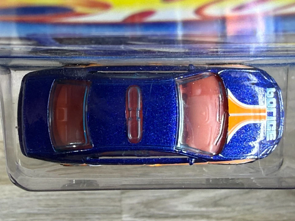 Hot Wheels - HW City Works '09 - Ford Fusion #03/10 - in Protector - Image 4 of 4