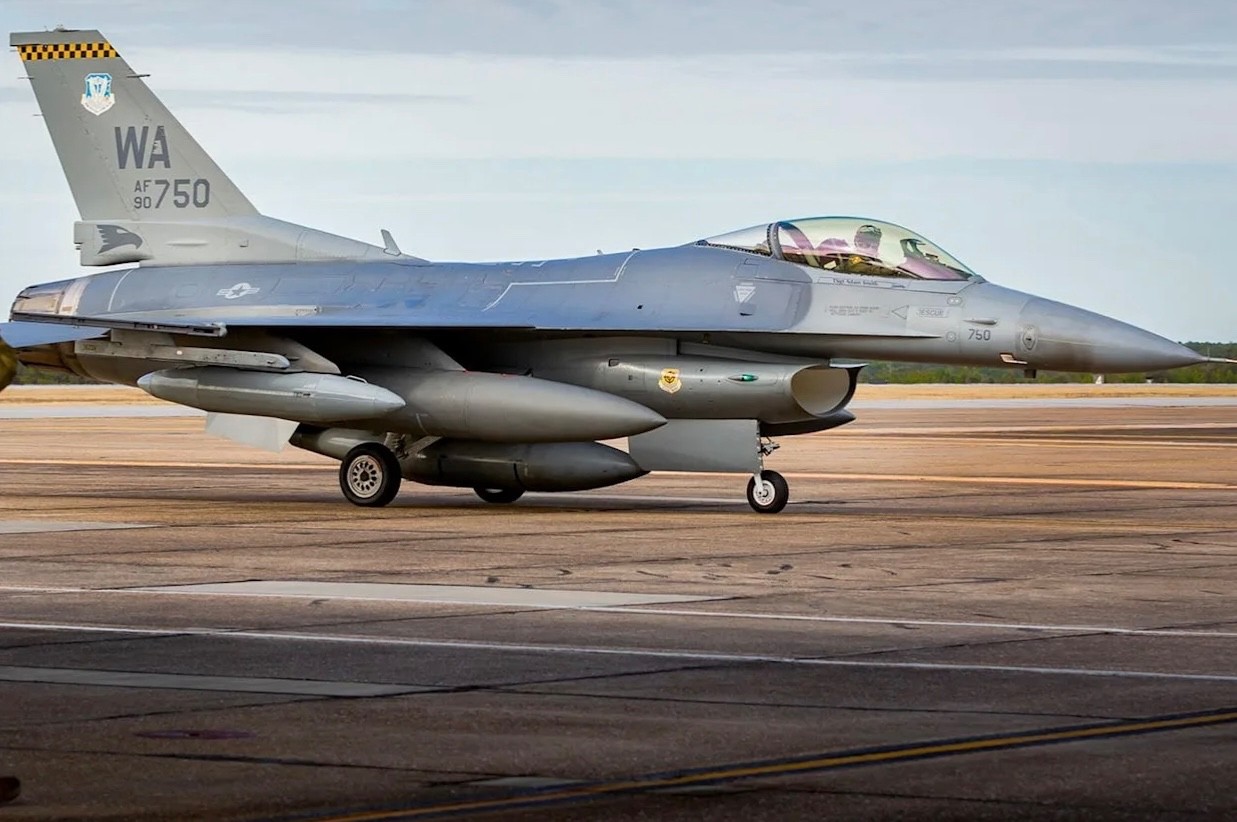 Lockheed Martin 1994 F-16 Decommissioned