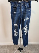 American Eagle Women s distressed hi-rise jeggings. Size 4 short.