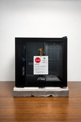 Arctic King 1.5 Cu Ft Wine Cooler Refrig Black 6 Bottle Compact Mini Fridg NEW