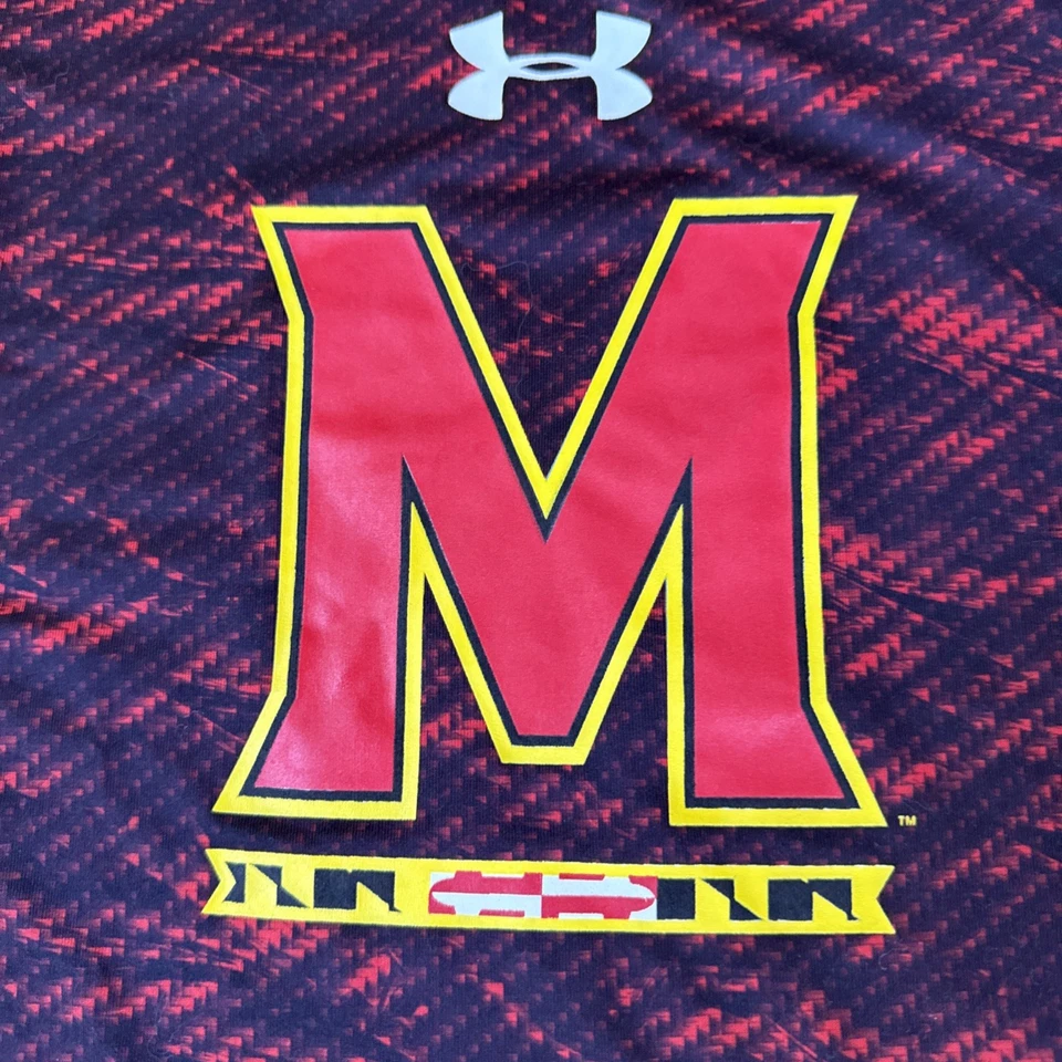 Camiseta gráfica Under Armor de la Universidad de Maryland para hombre 2XL. Rojo con negro Foto 2 de 4