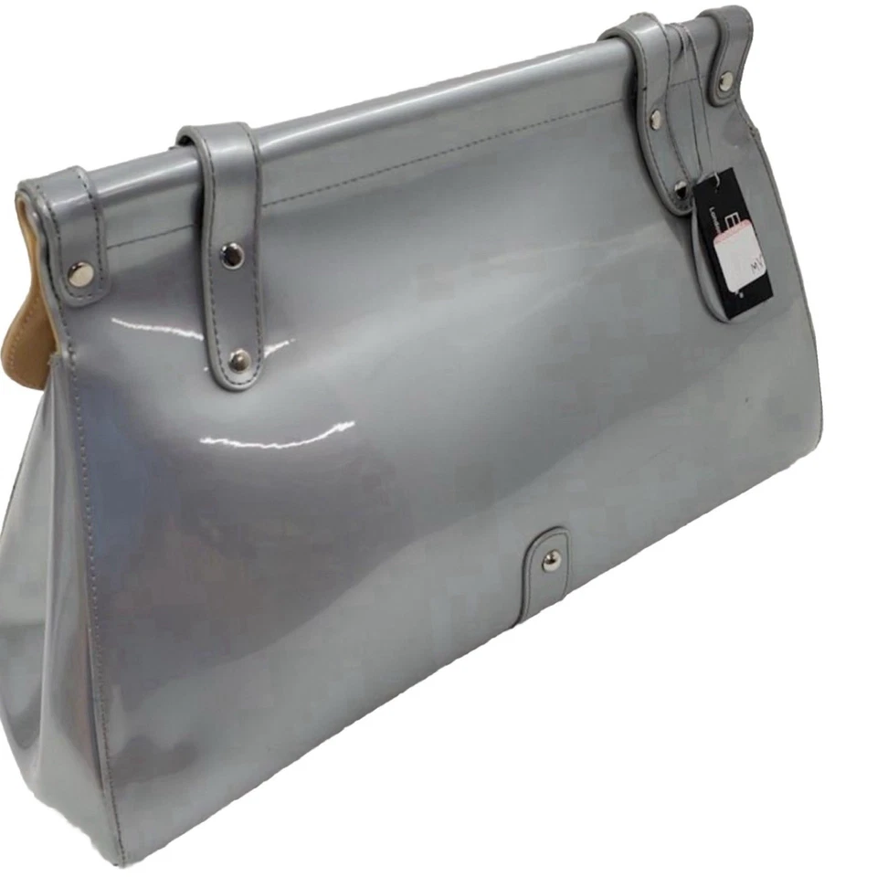 Nuevo con etiquetas Bolso de Hombro Beijo Brillante Patente Plateado Cierre Magnético con Bolsa para el Polvo Foto 3 de 4