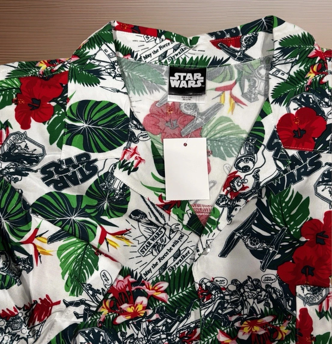 NWT Star Wars Tropical Comic OG Trilogy Print Short Sleeve Button Down Shirt, XL