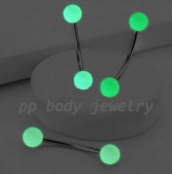 2 piezas. Piercing con barra curva de acero lengua ojos de serpiente con bola que brilla en la oscuridad Foto 3 de 4