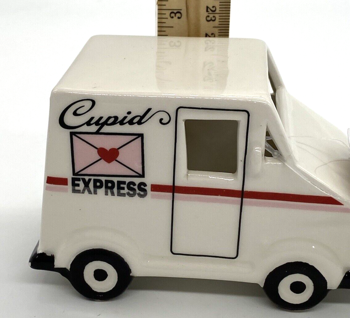 Cupid Express Light Up Postage Truck 2.75