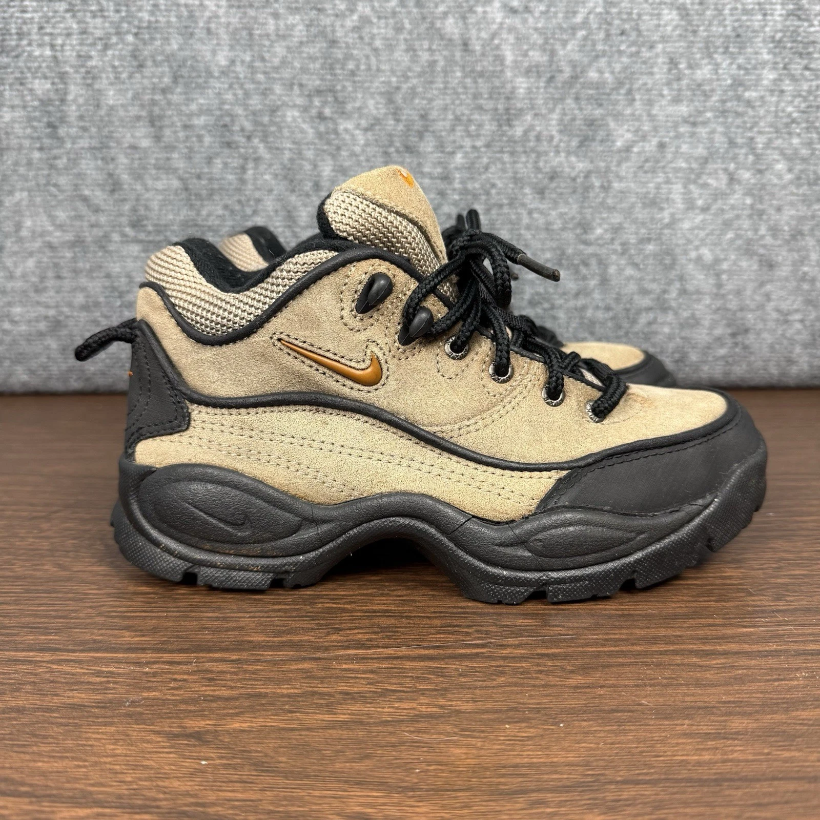 Rare Vintage 90s Nike Air ACG Mada Low Size 5 Brown Suede Hiking Wear Boots