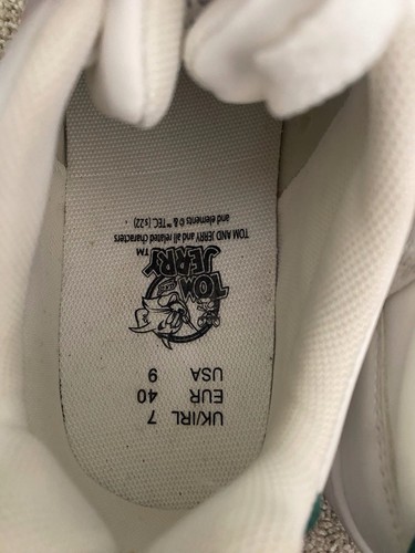 New With Tags Tom And Jerry Ladies Trainers Size 7 - Picture 9 of 11