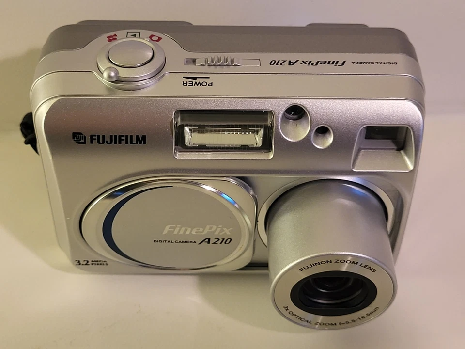 Fujifilm FinePix A Series A210 3.2MP Digital Camera Tested Working - Image 3 of 4