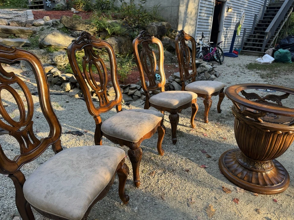 Gorgeous Antique Round Solid Wood Pedestal Base With Beautiful Claw Foot Chairs. - Image 4 of 4