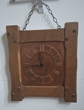 ca. 50 Jahre alte Wanduhr, Zifferblatt Kupfer, Rahmen massiv Eiche