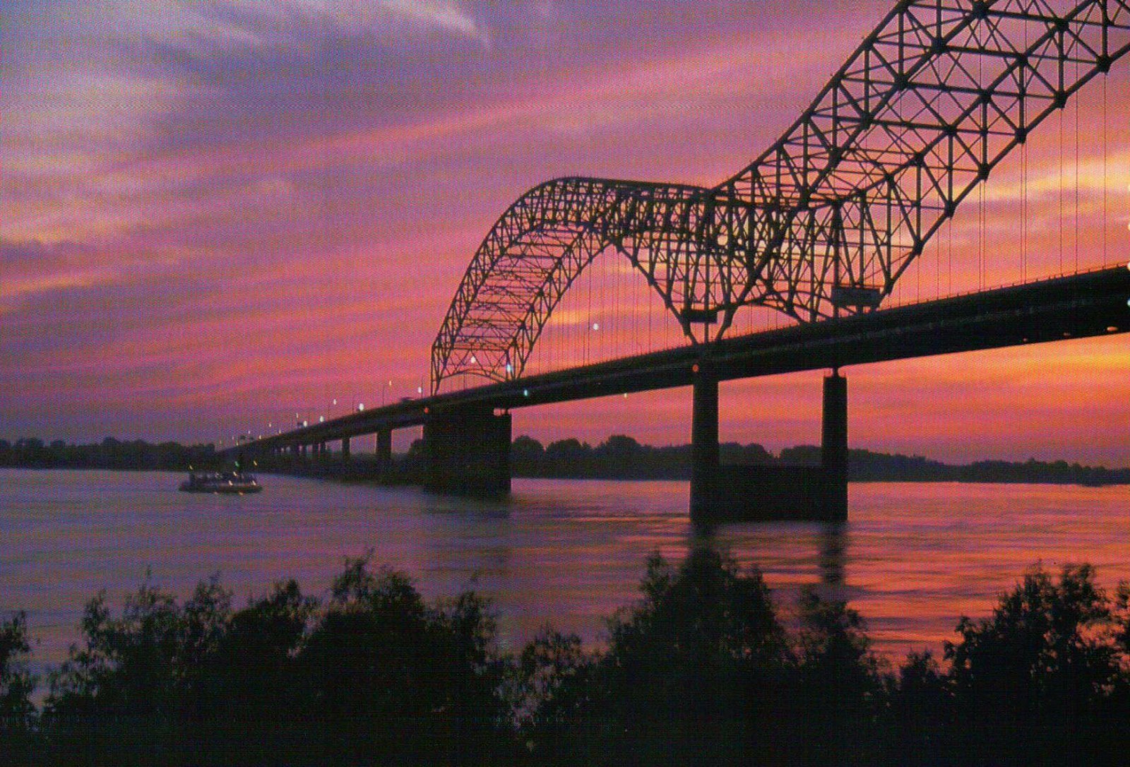 Hernando Desoto Bridge & Mississippi River, Memphis Tennessee, Sunset - Postcard