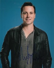 MICHAEL MOSLEY signed (SIRENS) TV SHOW Autographed *Johnny* 8X10 photo W/COA #5 MICHAEL MOSLEY signed (SIRENS) TV SHOW Autographed *Johnny* 8X10 photo W/COA #5