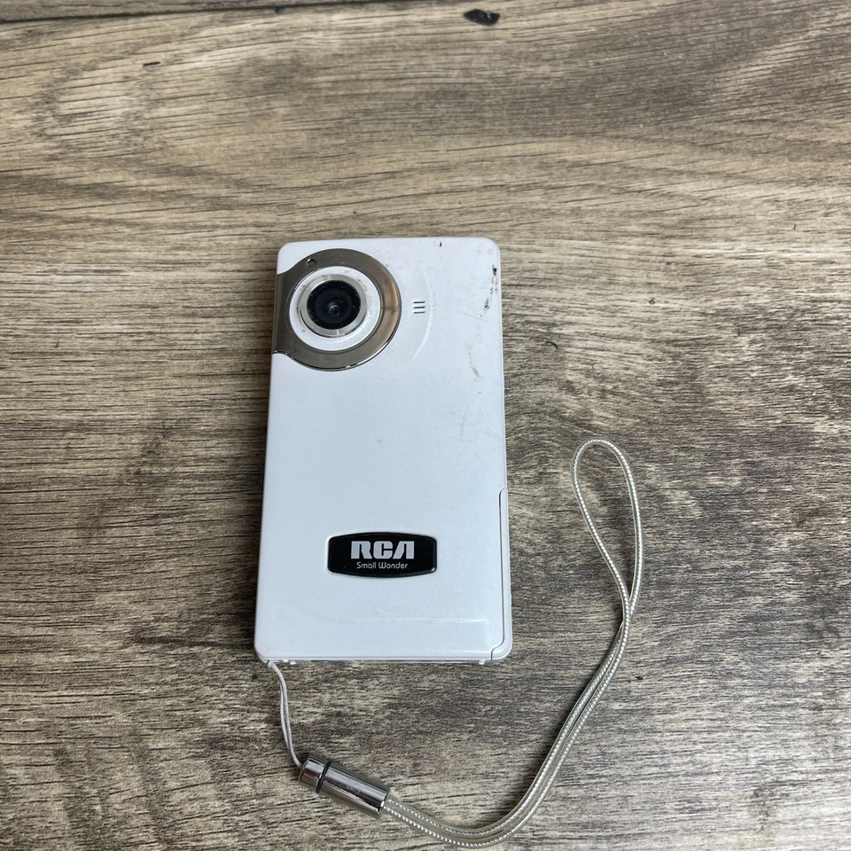 RCA Small Wonder EZ201A White USB 1.5" LCD Compact Video Camcorder For Parts - Image 3 of 4