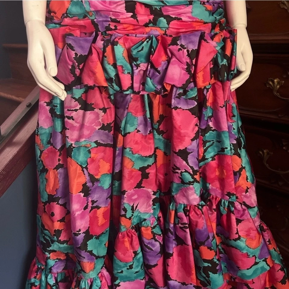 VESTIDO DE NOCHE VINTAGE VICTOR COSTA BOLD GLAM PlNK PÚRPURA SIN TIRANTES Foto 3 de 4