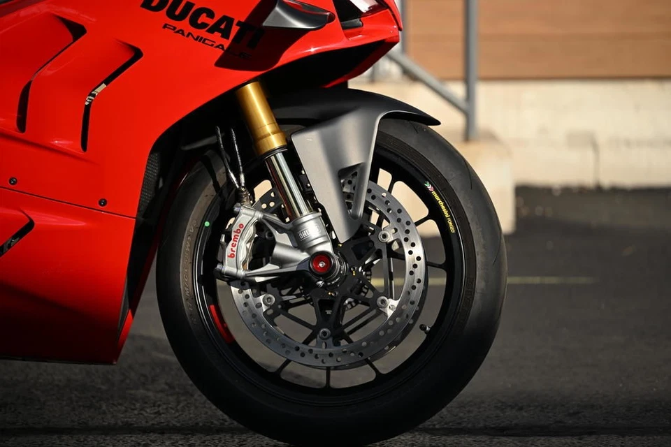 2023 Ducati Panigale V4 S Ducati красный  - Изображение 3 из 4