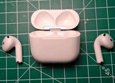 Apple AirPods 4 w Active Noise Cancellation  True Wireless White USED