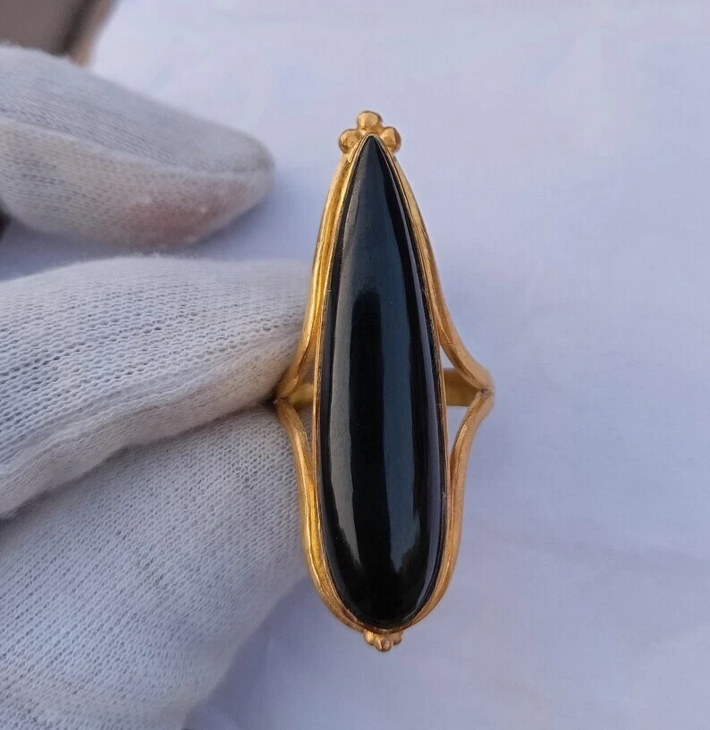 Anillo de compromiso de latón de ónix negro para mujer anillo promesa hecho a mano regalo para ella Foto 2 de 4