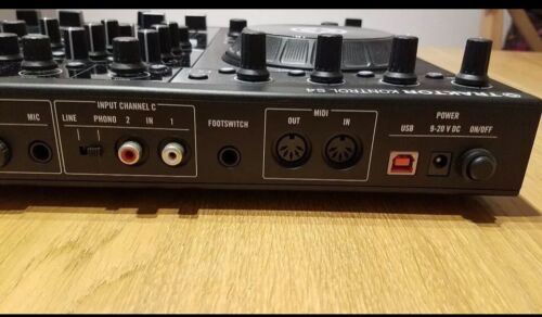 Native Instruments Traktor Kontrol S4 MK1 DJ Controller USED - Picture 2 of 3
