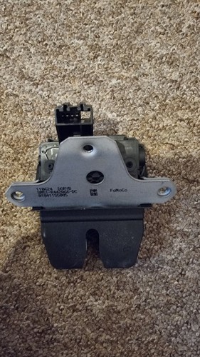 FORD FOCUS ESTATE Rear Boot Catch 2015 Brand New Genuine - Picture 2 of 5