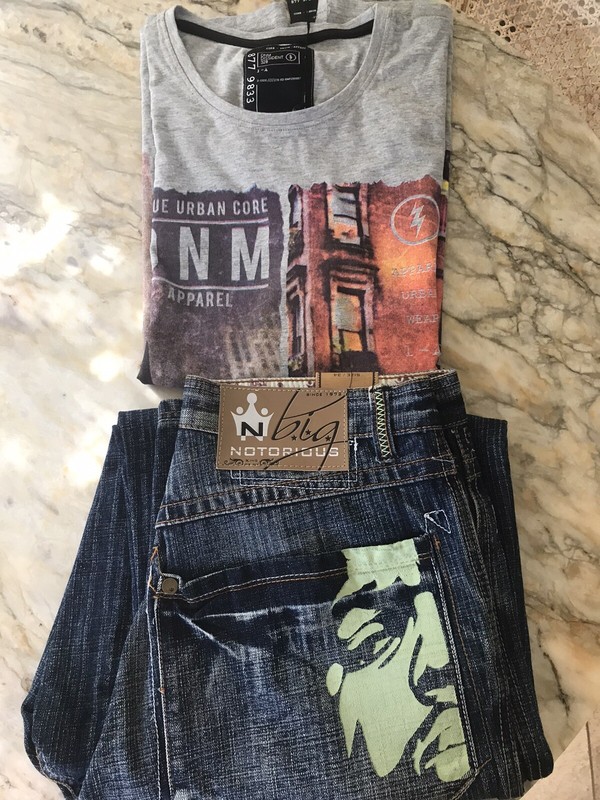 NEW-JEANS & T-SHIRT OUTFIT-NOTORIOUS BIG JEANS 34W & TRUE URBAN CORE T-SHIRT XL!