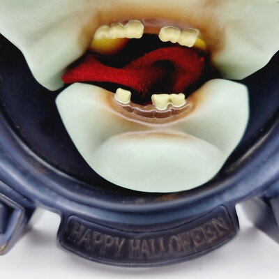 Gemmy Industries Halloween Screaming Talking Light Up Zombie