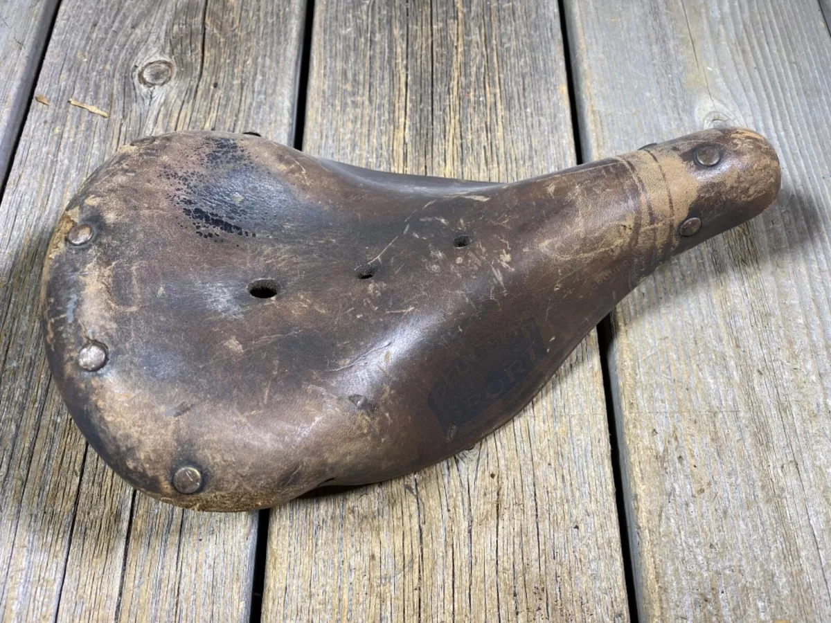 Vintage bike cheap saddle