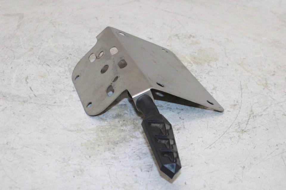 Yamaha YZF R6 2004 OEM guardabarros eliminador soporte de matrícula Foto 2 de 4