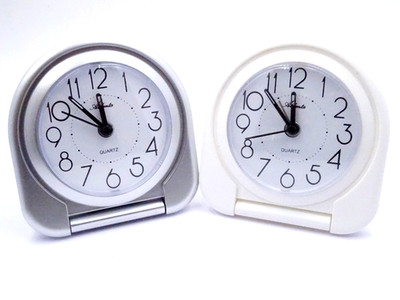 Atlanta Wecker Quarz Analog Alarm Reisewecker im Klappetui 1909 Trendig & Chic