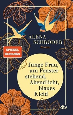 Junge Frau, am Fenster stehend, Abendlicht, blaues Kleid Roman | »Eine berühr...