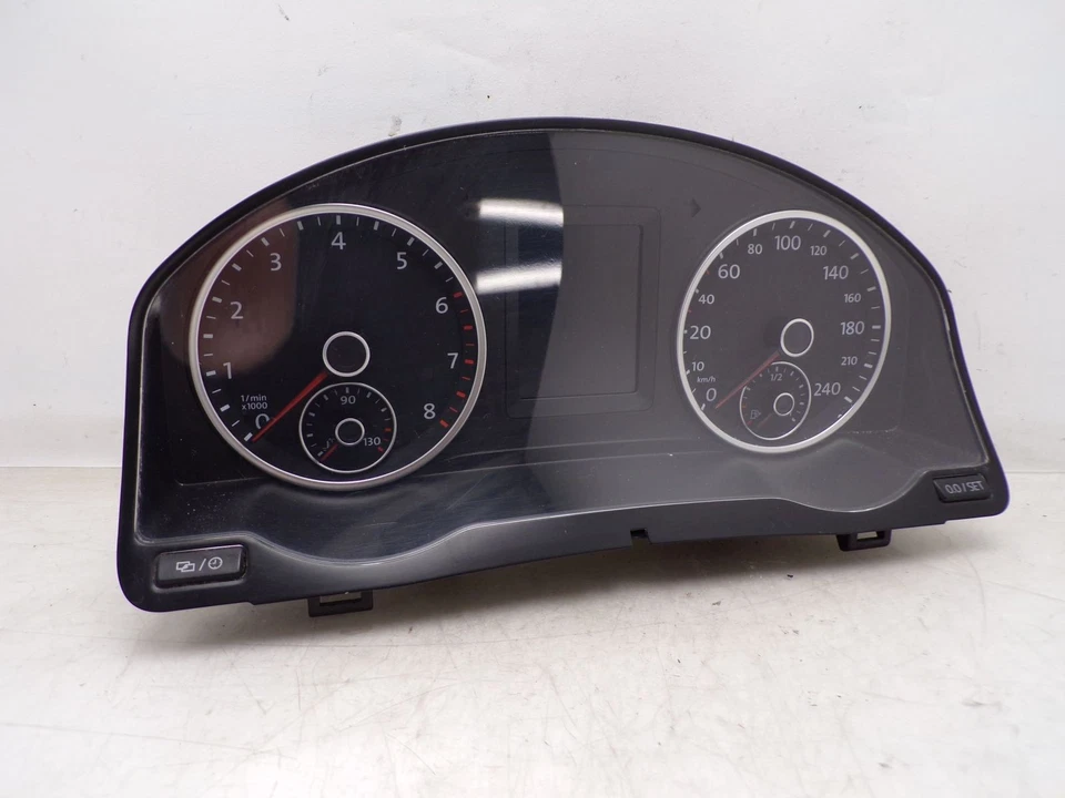 Tachometer KOMBIINSTRUMENT ( 117000 Km ) 5N0920883 TIGUAN (5N) 2.0 TSI 4MOTION - Bild 2 von 4