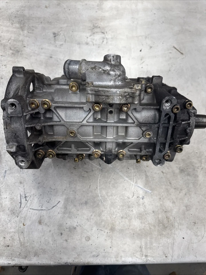 Bloque de carcasa de cárter Polaris 2007-2015 IQ RMK Switchback 2203321 Dragon OEM Foto 3 de 4