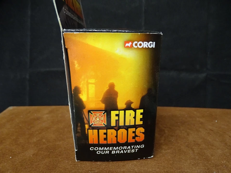 1953 MACK B OPEN PUMPER FIRE ENGINE; BOSTON FIRE DEPT. 1:70 SCALE CORGI DIECAST - Image 3 of 4