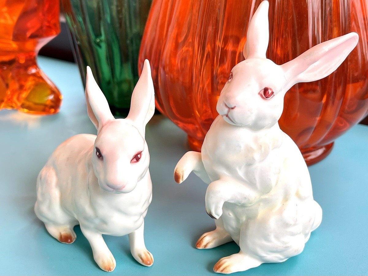 PAIR OF VINTAGE LEFTON WHITE RABBITS BUNNY FIGURINES #H880