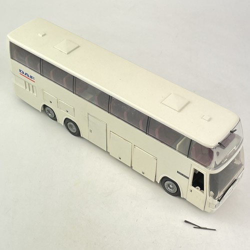 Boxed Tekno DAF SB Serie Bus Clack White - Picture 9 of 15