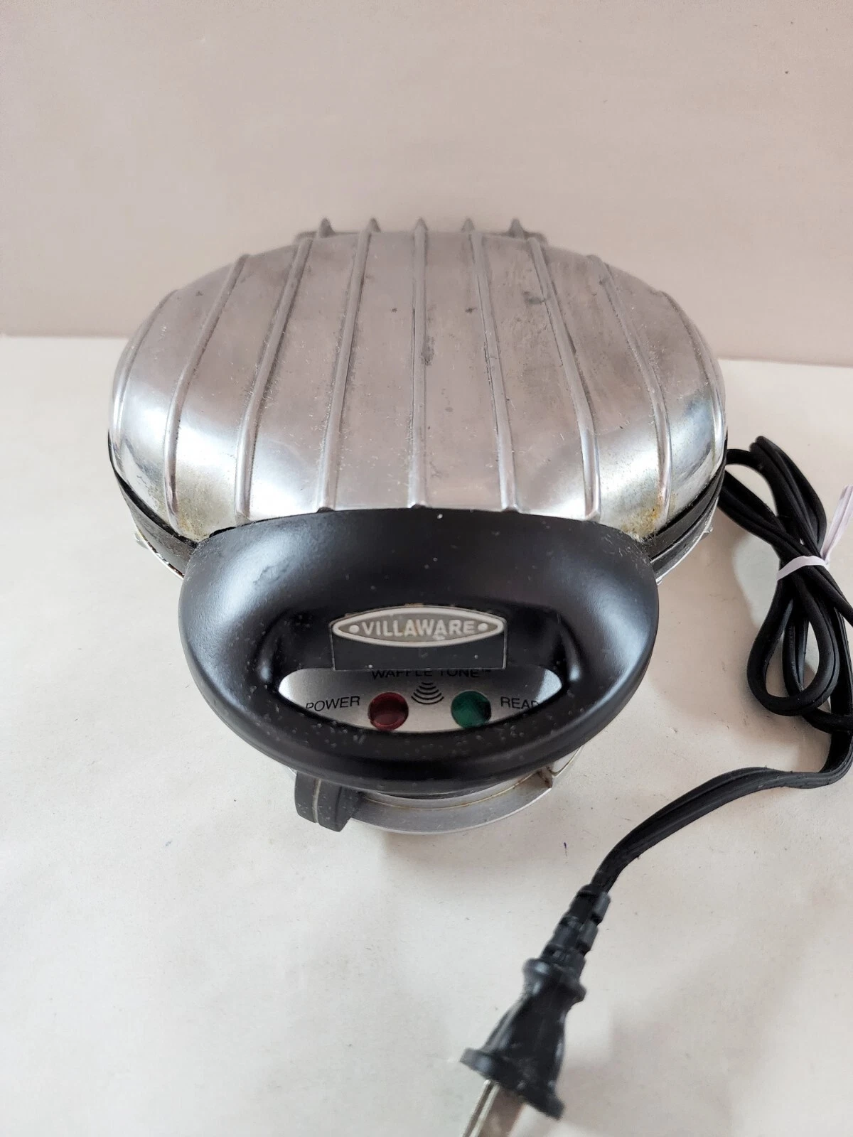 VillaWare Model 2004 Uno Classic Round Chrome Thin Waffler Maker
