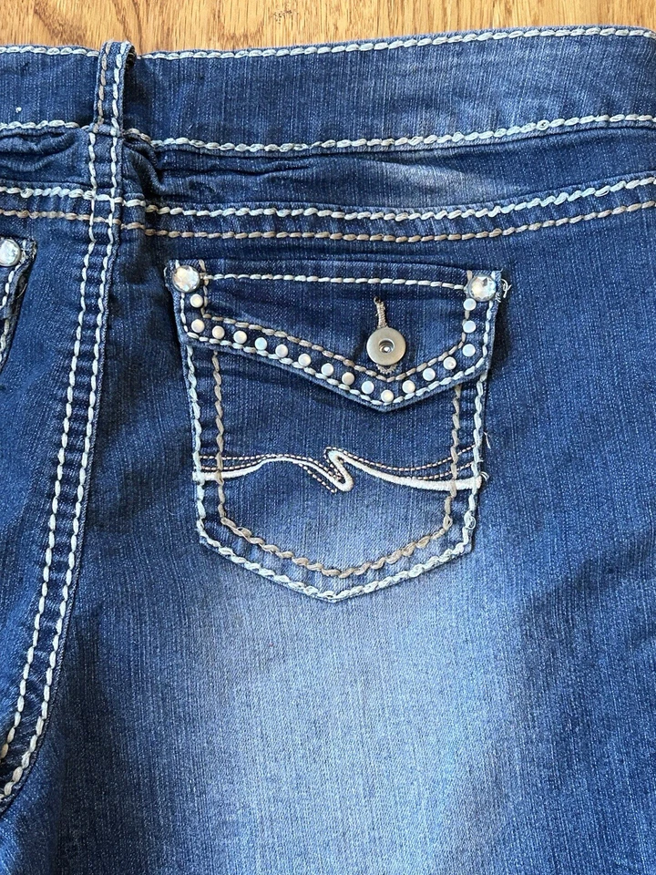 Fashion Bug Women’s  Jean Shorts Distressed Blingy Size 18 Hemmed Western Y2k - Image 4 of 4